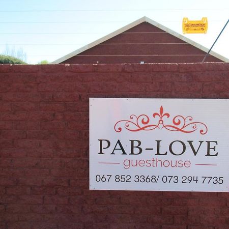 Pab-Love Guest House Куруман Екстер'єр фото