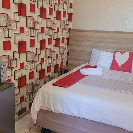 Pab-Love Guest House Куруман Екстер'єр фото
